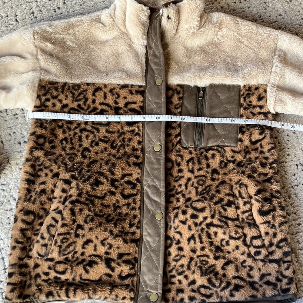 Boutique Soft Luxurious Sweater / Light Jacket - Picture 9 of 10